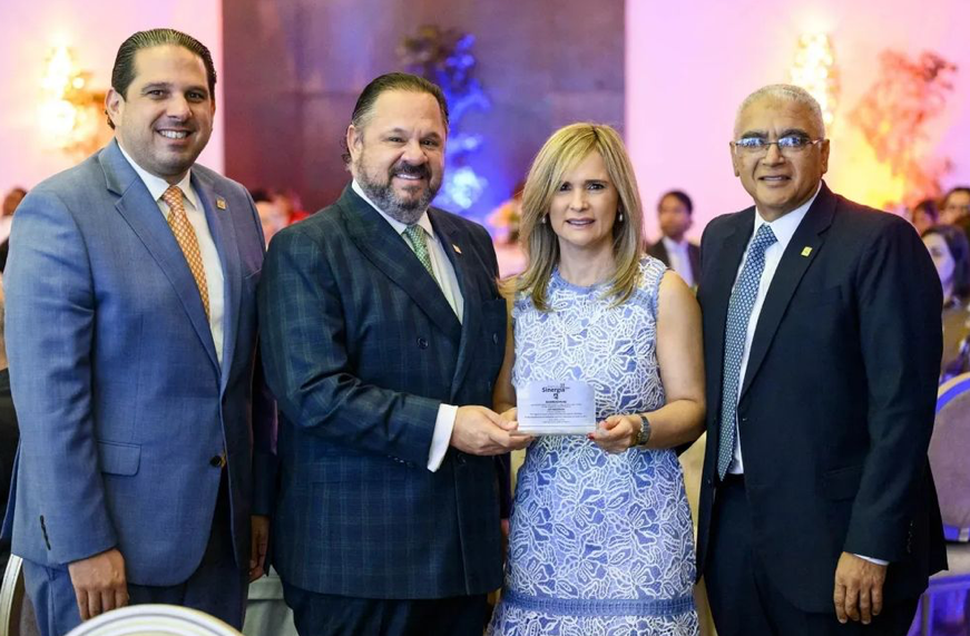 AFP Reservas recibe con honor el Premio Calidad 2022 en los Premios Sinergia